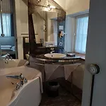 Hotel Schiefes Haus
