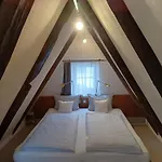 Schiefes Haus Hotel Ulma