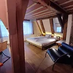 Schiefes Haus *
