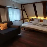 Schiefes Haus Hotel *