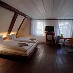 Schiefes Haus Hotel *