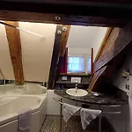 Hotel Schiefes Haus