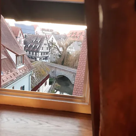 ホテル Schiefes Haus