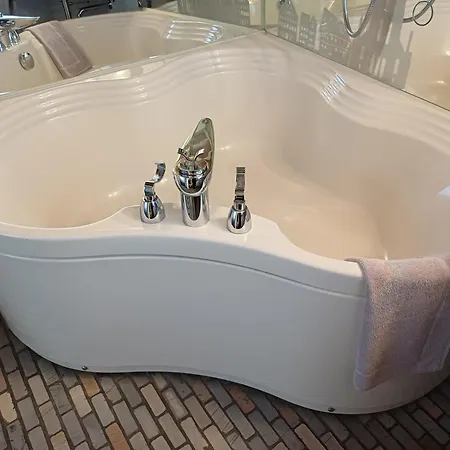 Schiefes Haus Hotell