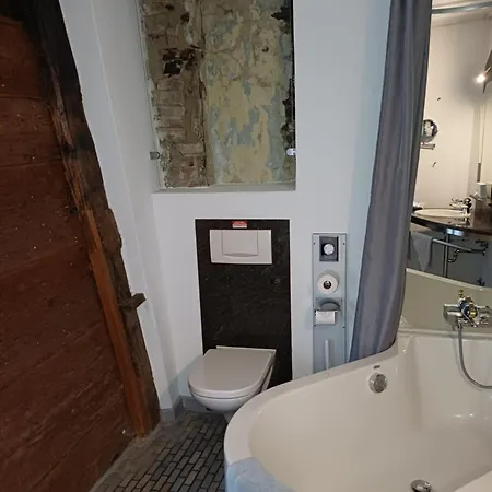Готель Schiefes Haus Ульм