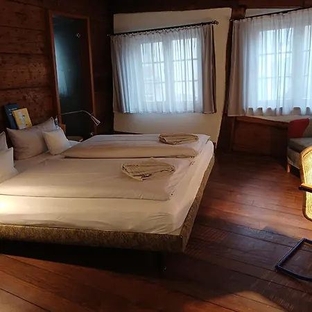 Schiefes Haus Отель