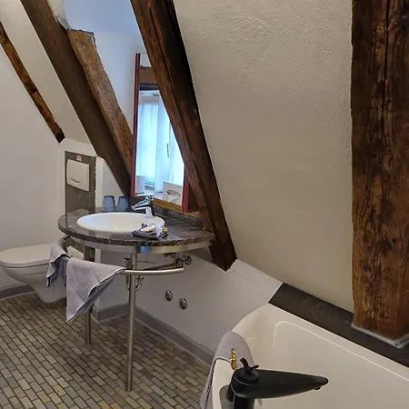 Schiefes Haus Готель Ульм