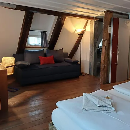 Schiefes Haus Ульм