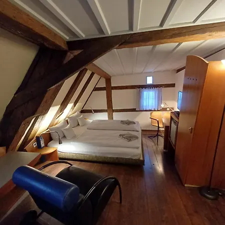 Schiefes Haus Hotel *