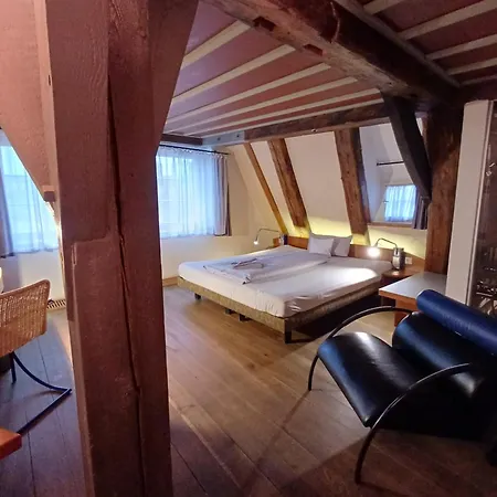 Schiefes Haus *