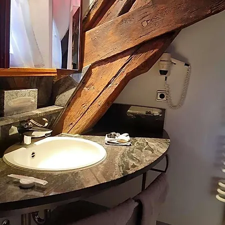 Schiefes Haus ホテル