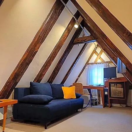 ホテル Schiefes Haus