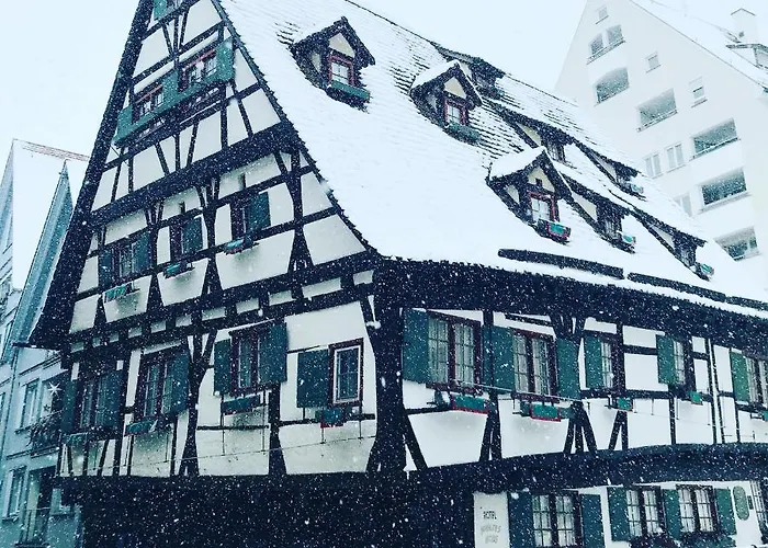 Schiefes Haus Hotell *