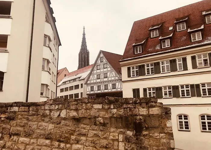 Schiefes Haus Ульм