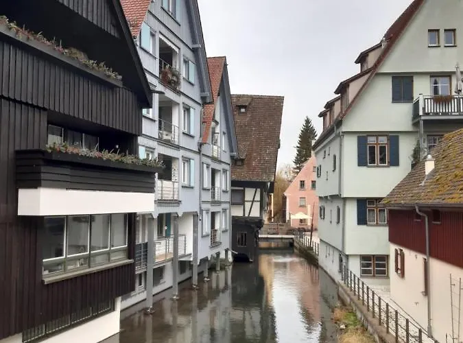 Schiefes Haus Отель