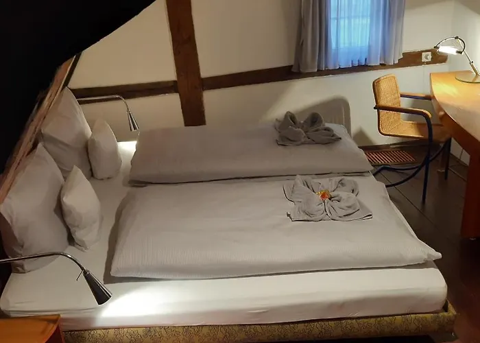 Hotell Schiefes Haus *