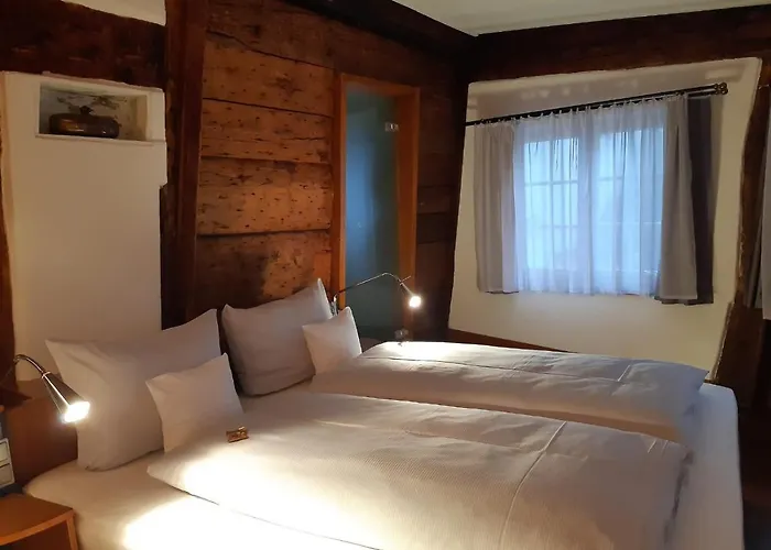 Schiefes Haus Отель