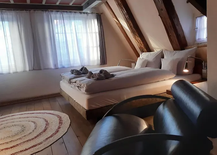 Hotell Schiefes Haus