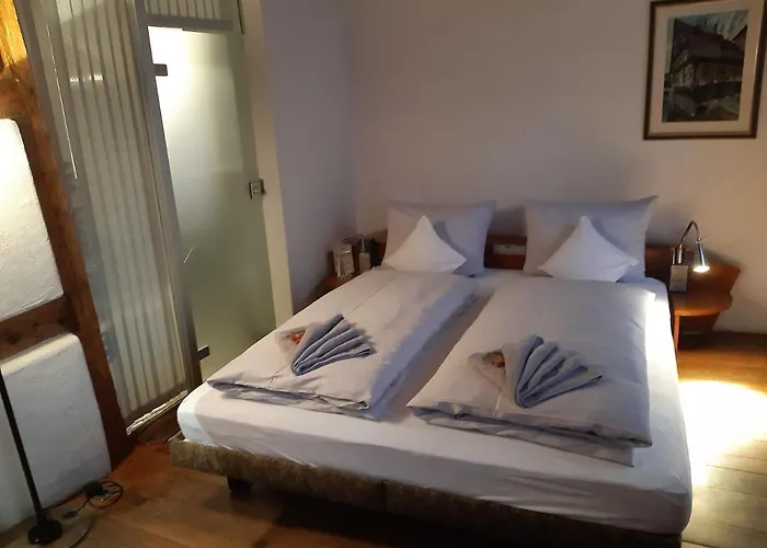 Schiefes Haus Hotell *