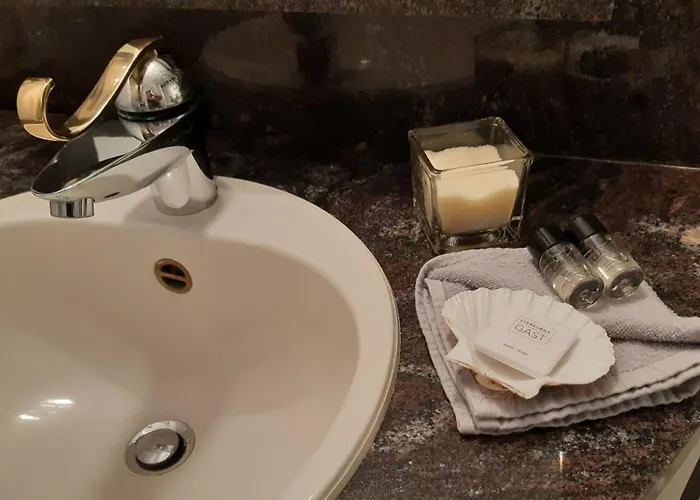 Schiefes Haus Ульм