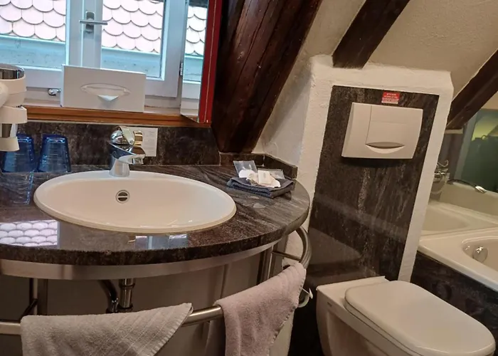 Schiefes Haus Hotell *