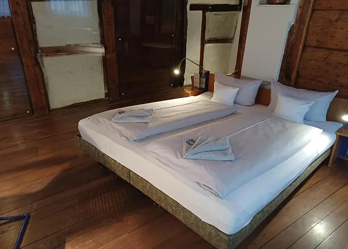 Schiefes Haus Hotell