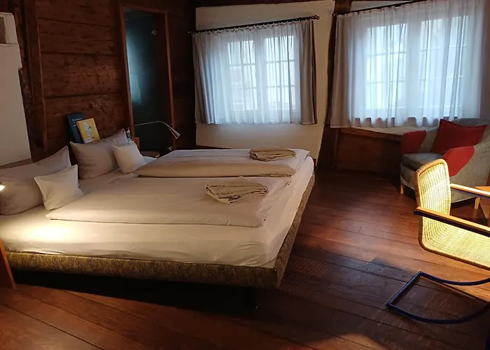 Schiefes Haus Отель