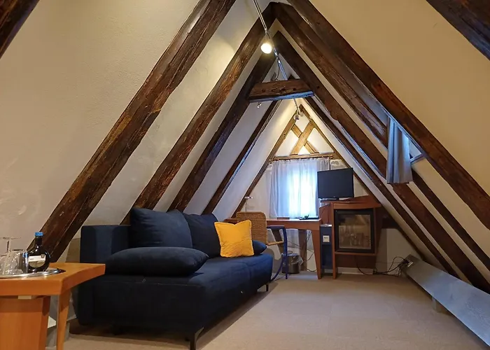 Hotell Schiefes Haus *