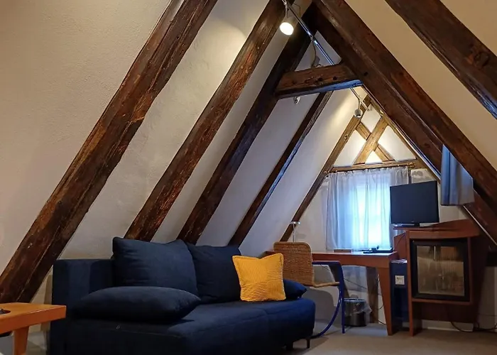 Schiefes Haus Hotell *